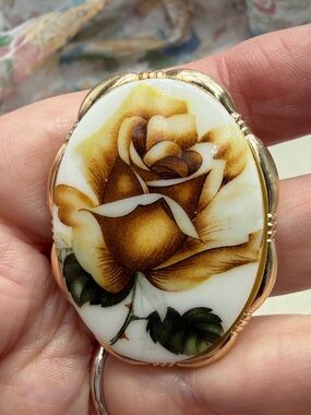 Vintage Porcelain Rose Cameo Brooch - Yellow Rose #174FF